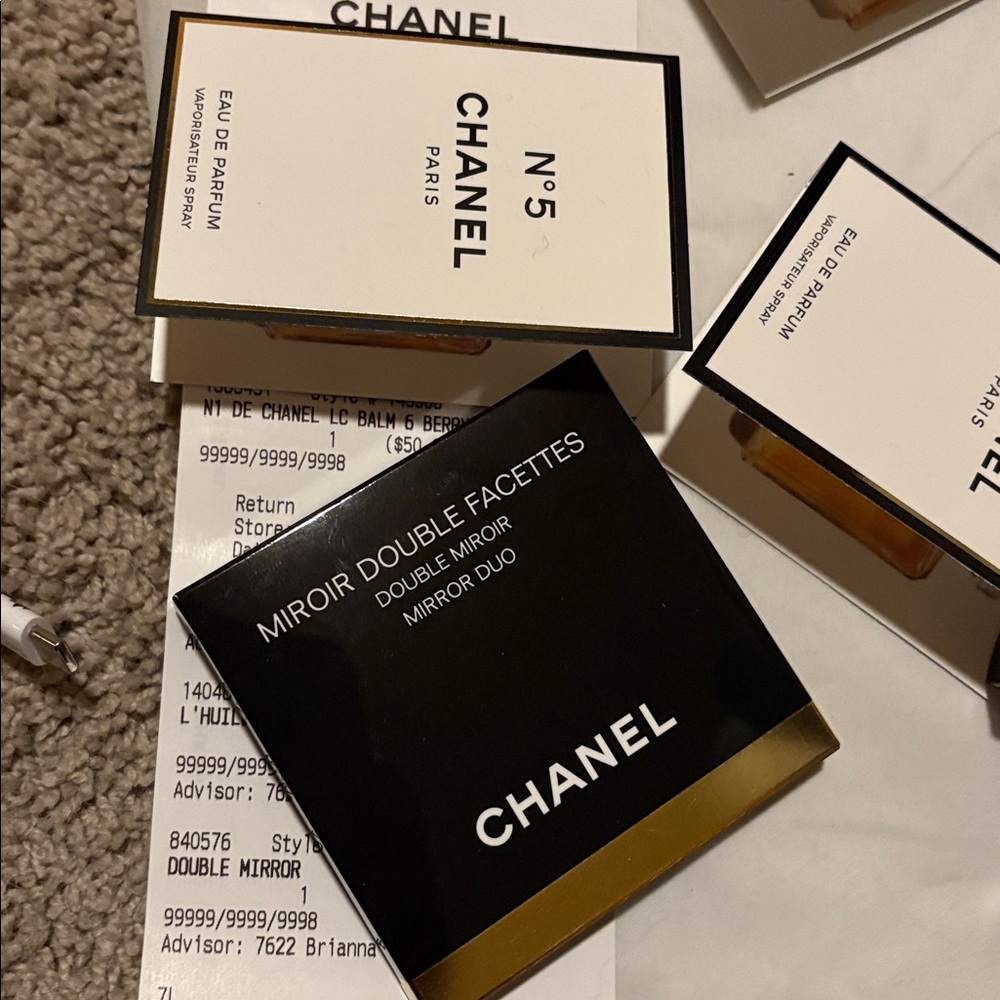 CHANEL Red Mirror Double Facettes with Black Pouch❤️ - Picture 4 of 12